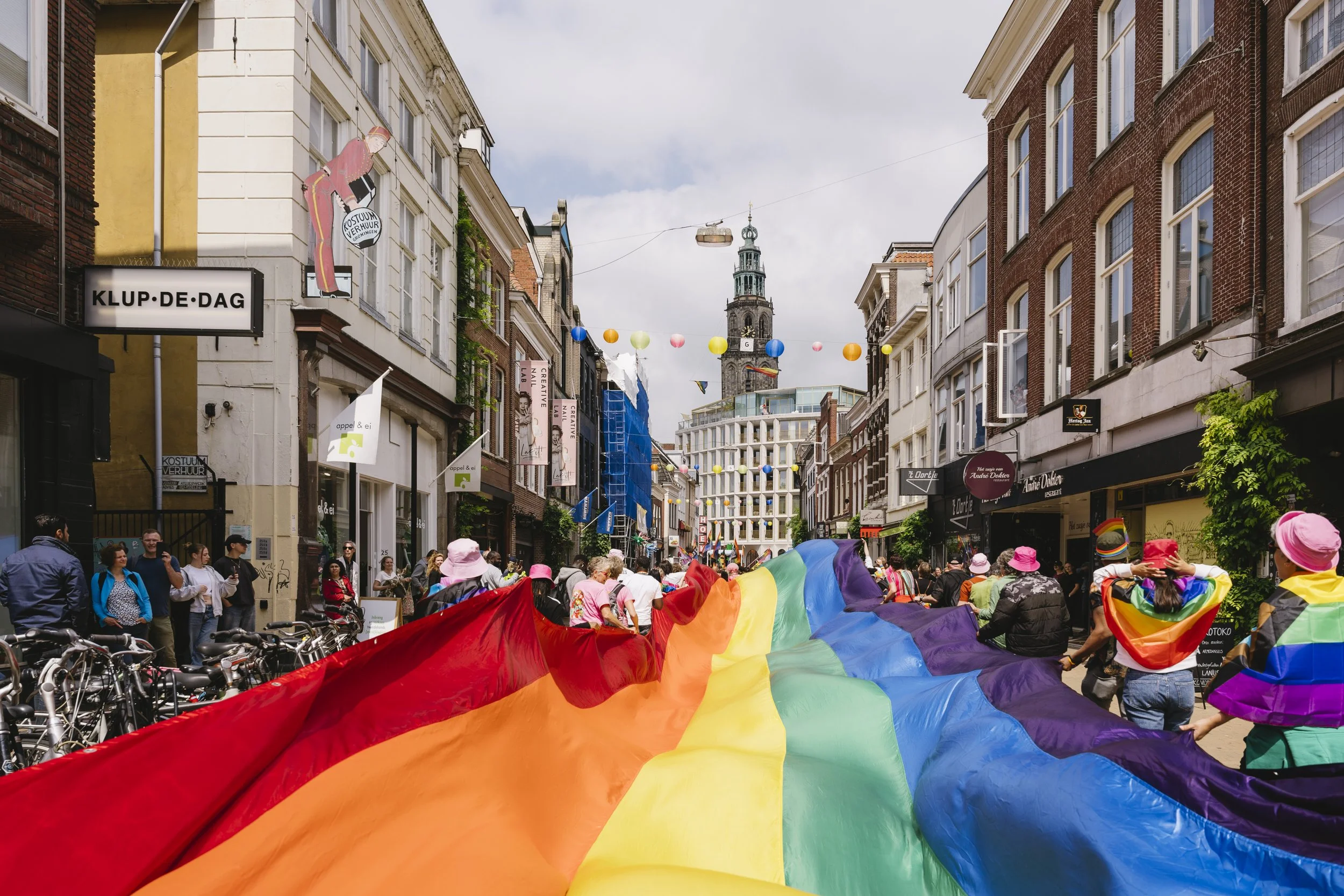 Stijlvolle hotelkamer bij Hotel Miss Blanche, ideale basis voor Pride Groningen