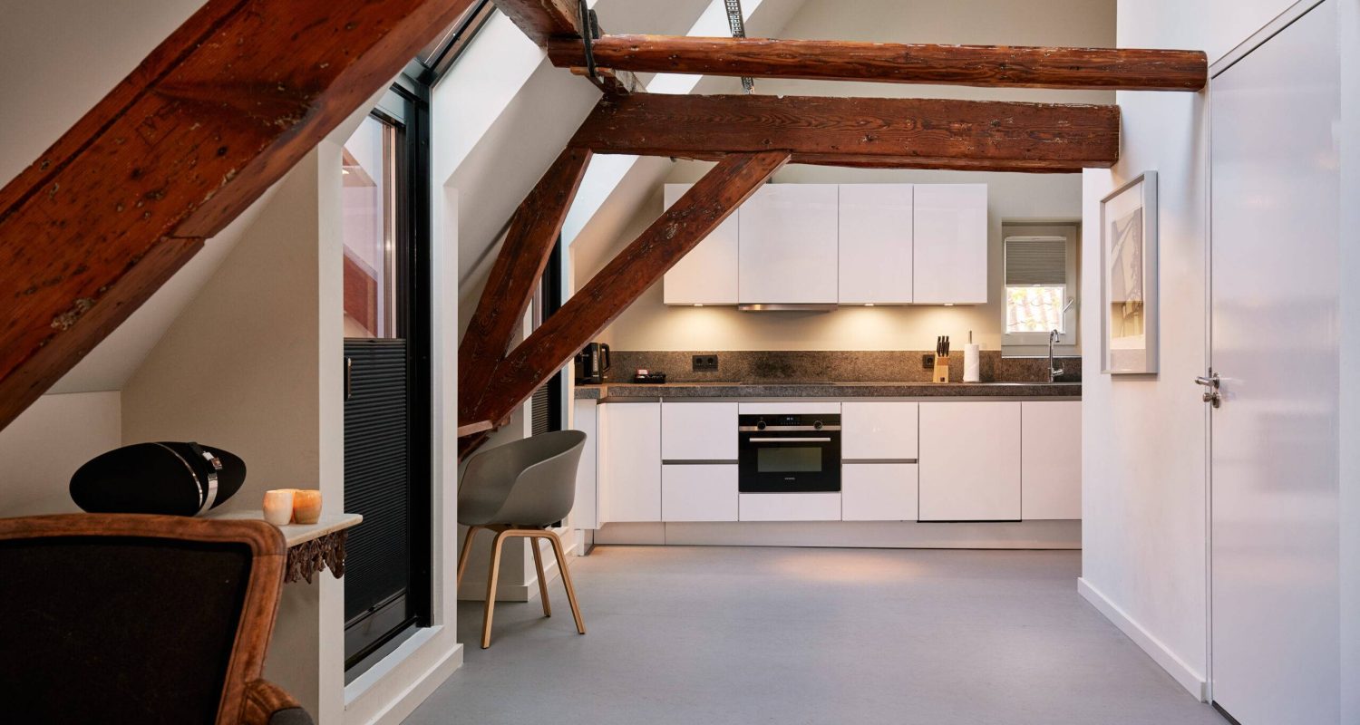 Warehouse apartment (split level) | Miss Blanche hotel Groningen
